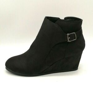 NWOT. SUGAR Women's Black Ankle Wedge Boots